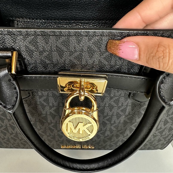 MICHAEL KORS SMALL BAG 💖 - Picture 2 of 8